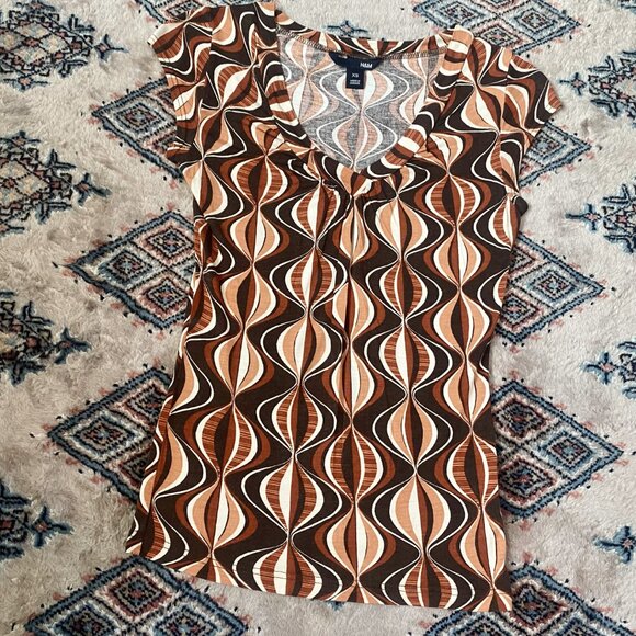 Vintage Retro-Print European V-Neck Cap-Sleeve Tee by H&M (Size XS) - Picture 5 of 16